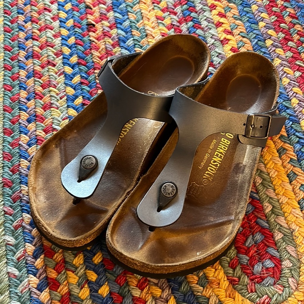 Sz 40 Birkenstock Gizeh sandals in EUC